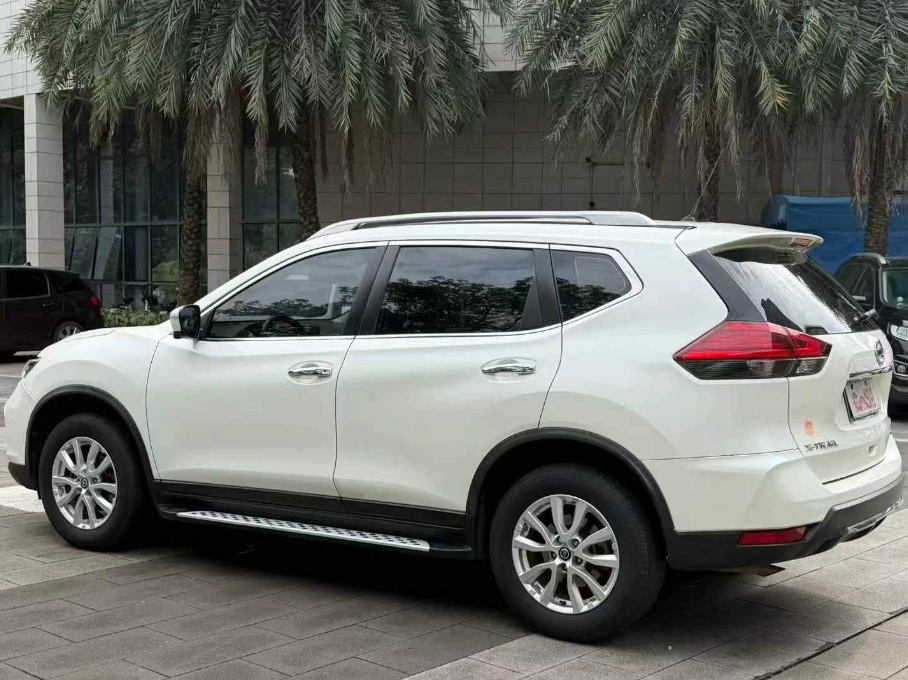 奇骏 2020款 2.0L XL ITS CVT 2WD智联舒适版