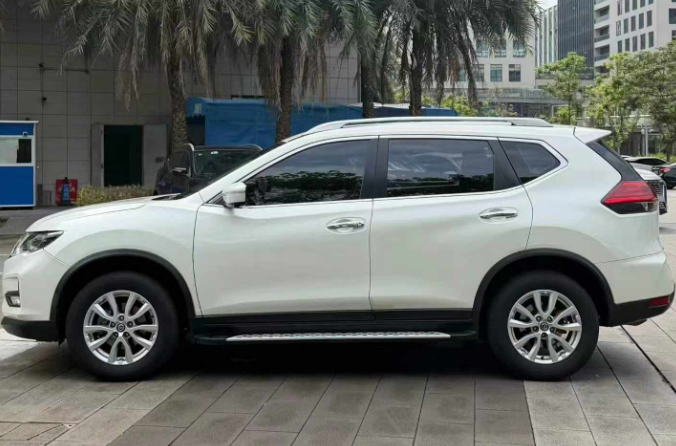 奇骏 2020款 2.0L XL ITS CVT 2WD智联舒适版