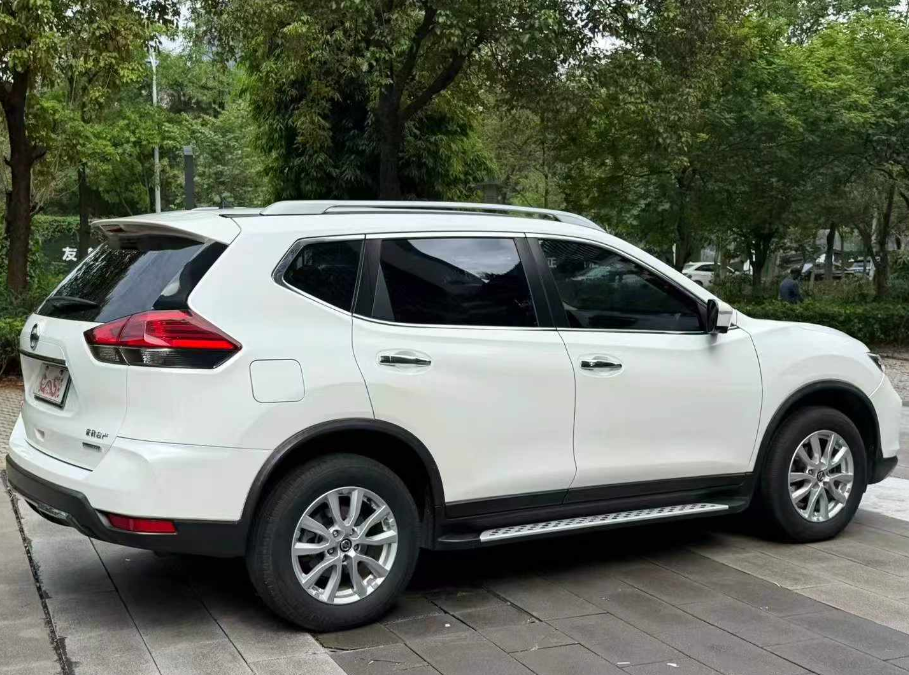 奇骏 2020款 2.0L XL ITS CVT 2WD智联舒适版