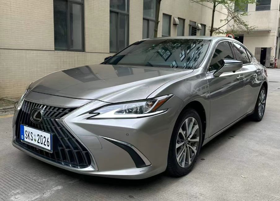 雷克萨斯ES 2022款 300h 卓越版
