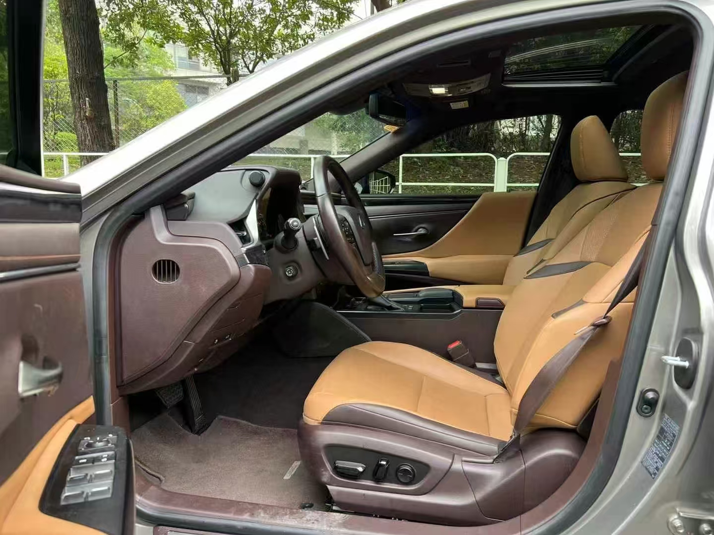 雷克萨斯ES 2020款 300h 卓越版