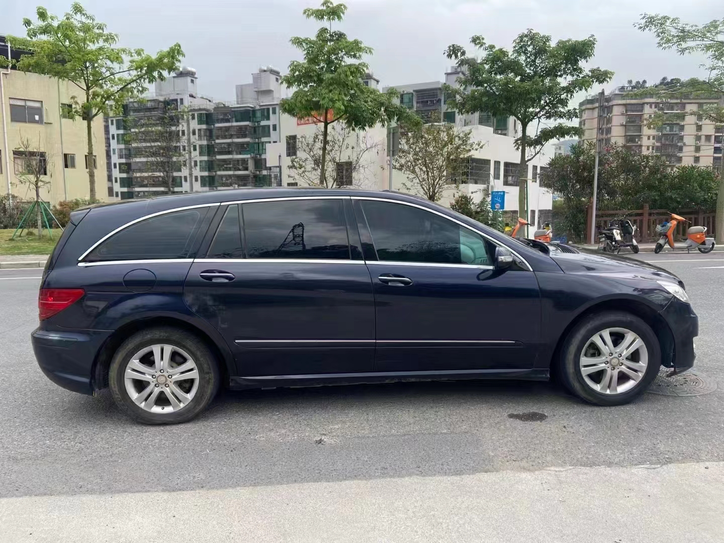 奔驰R级 2009款 R 300 L 商务型-抵押车多少钱-汇典抵押车交易网