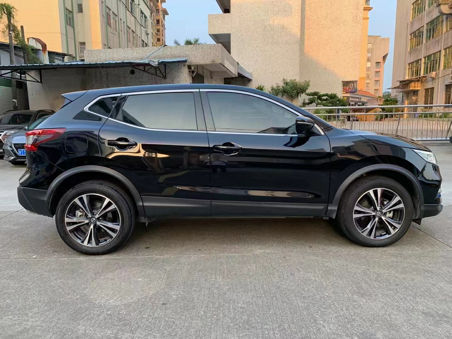 逍客2021款 2.0l cvt豪华版-兴宁市买抵押车