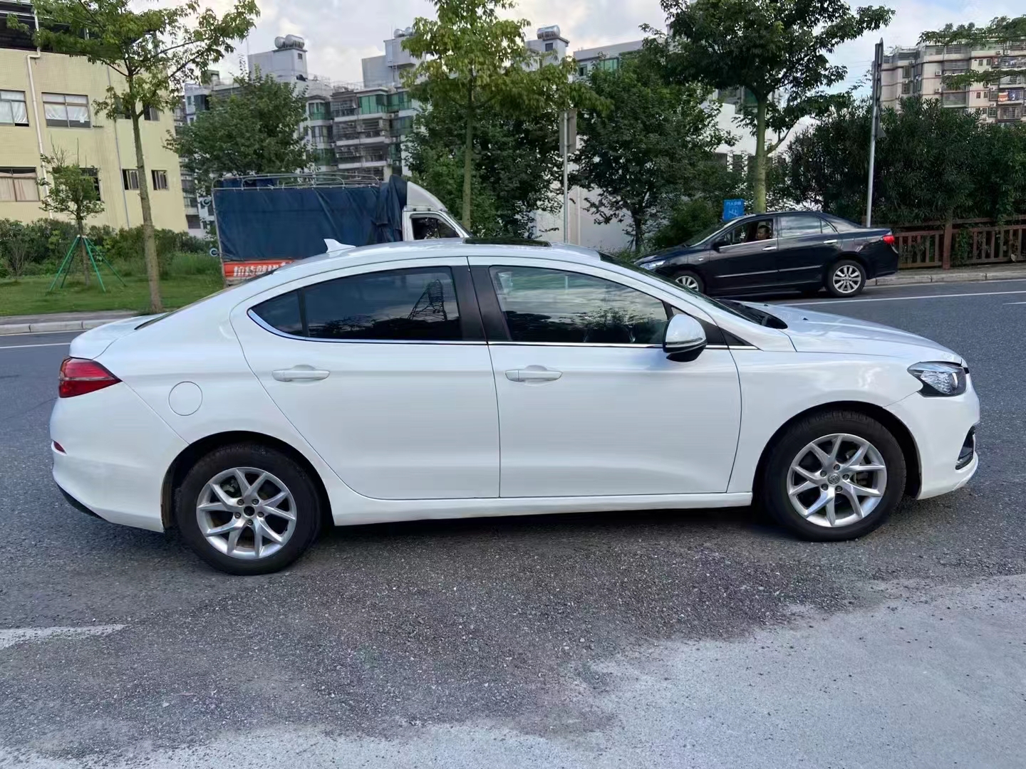 中华H3 2017款 1.5L 自动豪华型