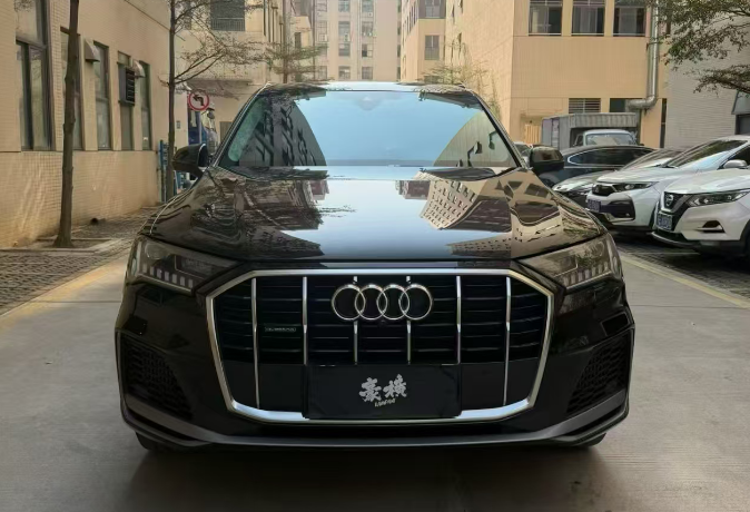 奥迪Q7 2023款 55 TFSI quattro S line运动型
