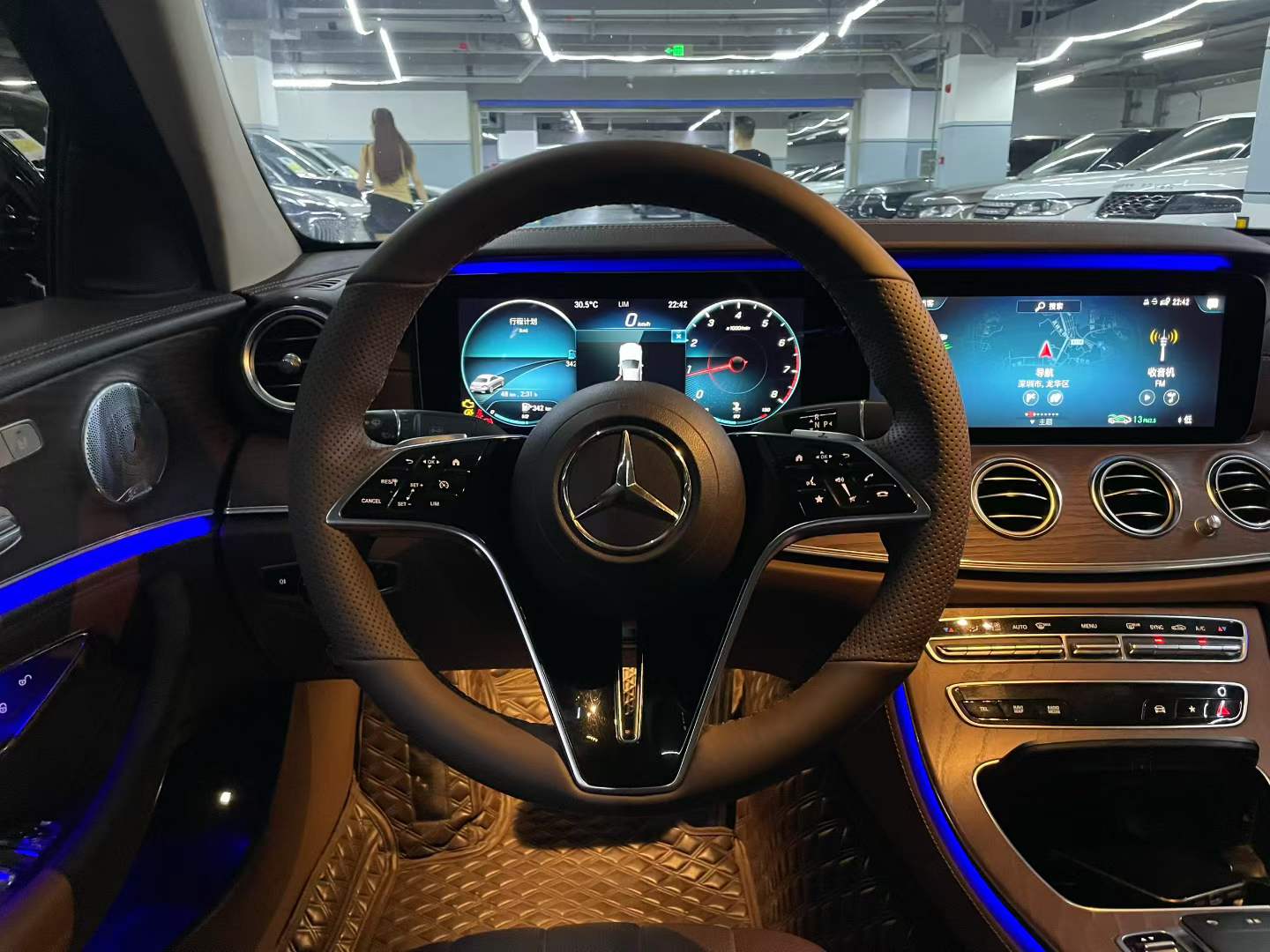 奔驰E级 2021款 E 300 L 尊贵型