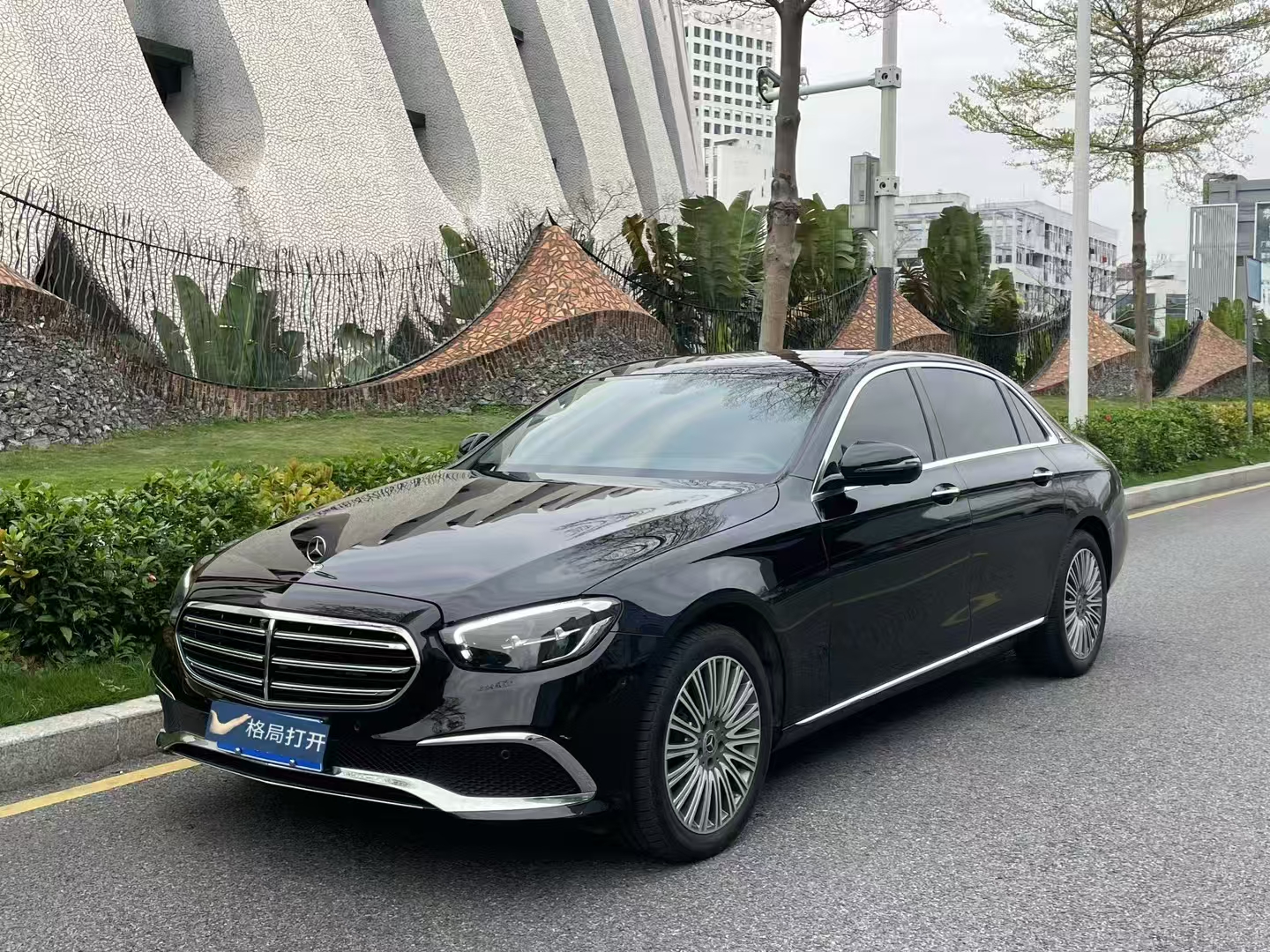 奔驰E级 2022款 改款二 E 300 L 时尚型