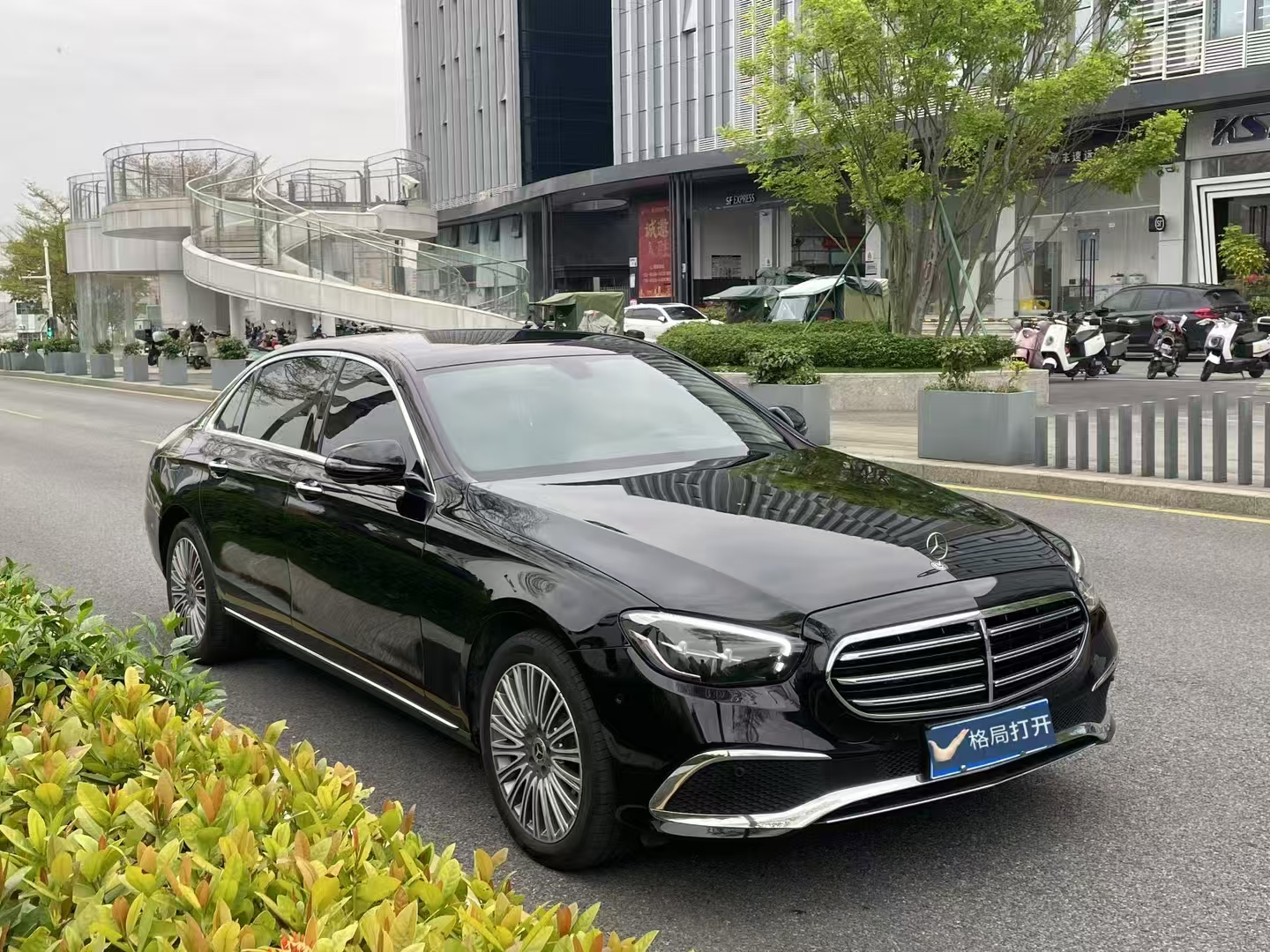 奔驰E级 2022款 改款二 E 300 L 时尚型