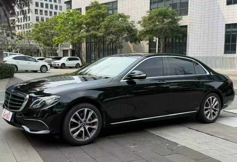 奔驰E级 2020款 改款 E 260 L