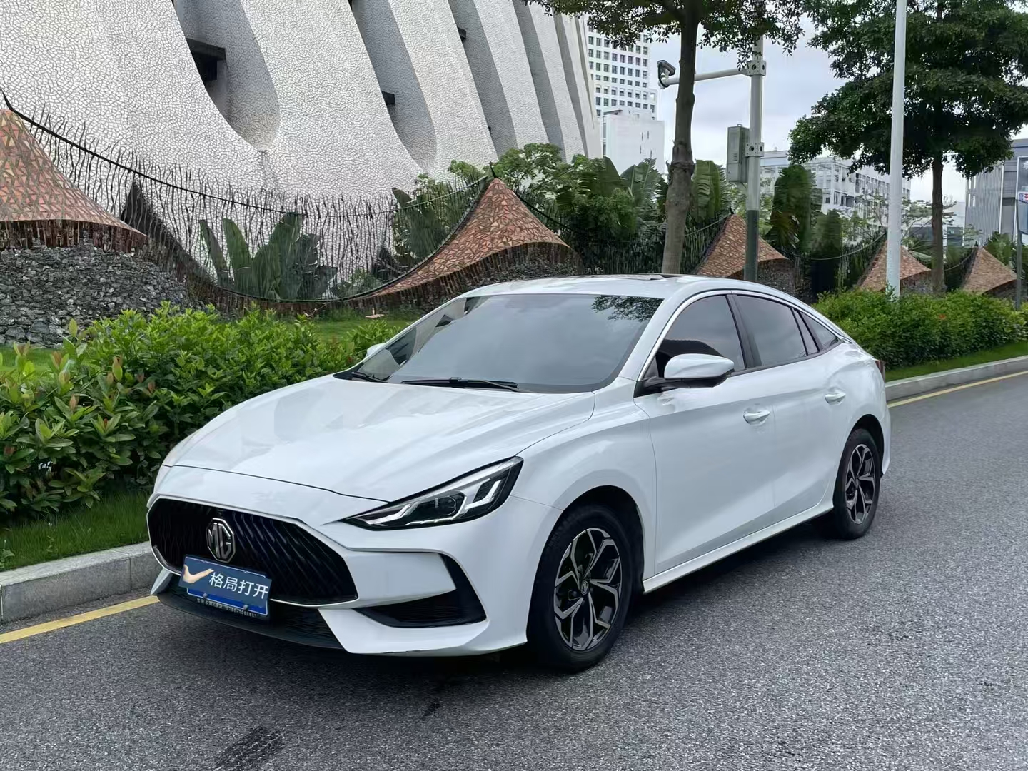 名爵5 2021款 改款 180DVVT CVT青春豪华版