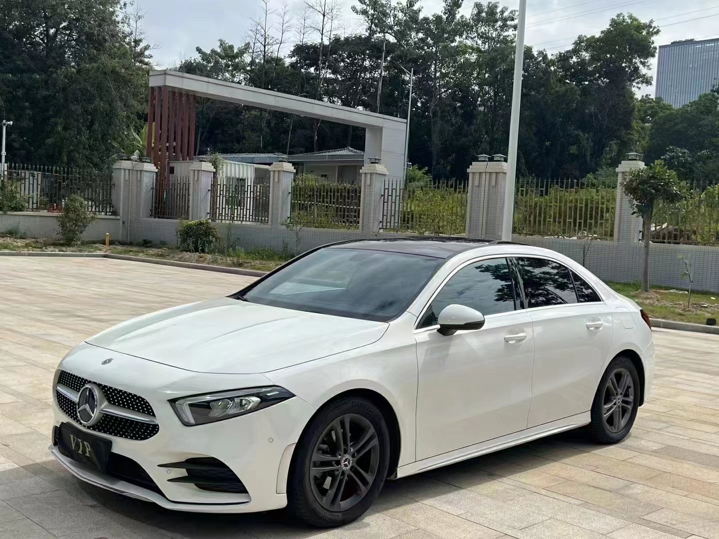 奔驰A级 2021款 A 180 L 运动轿车