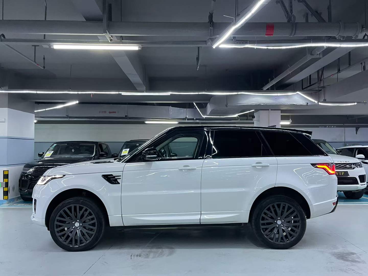 揽胜运动版 2019款 3.0 SC V6 HSE DYNAMIC