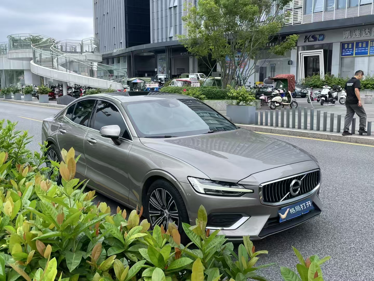 沃尔沃S60 2022款 B4 智远豪华版