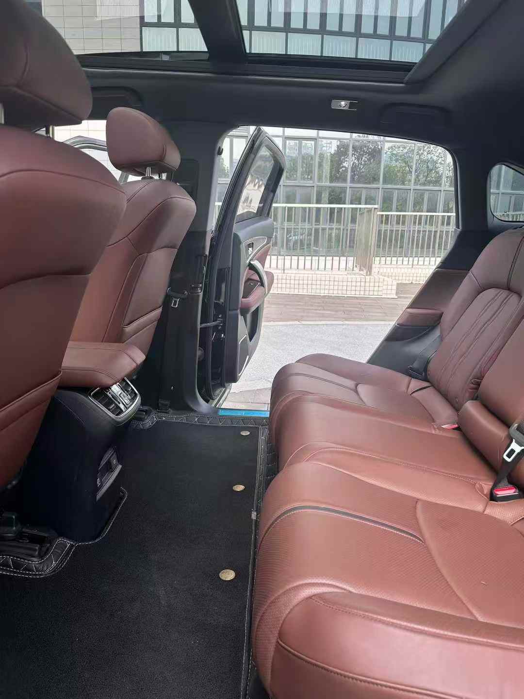 本田UR-V 2020款 370TURBO 两驱尊雅版
