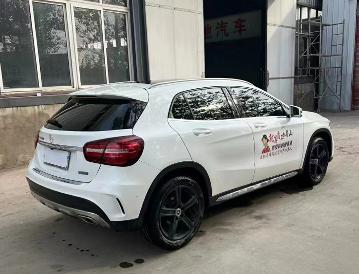 奔驰GLA 2019款 GLA 200 时尚型