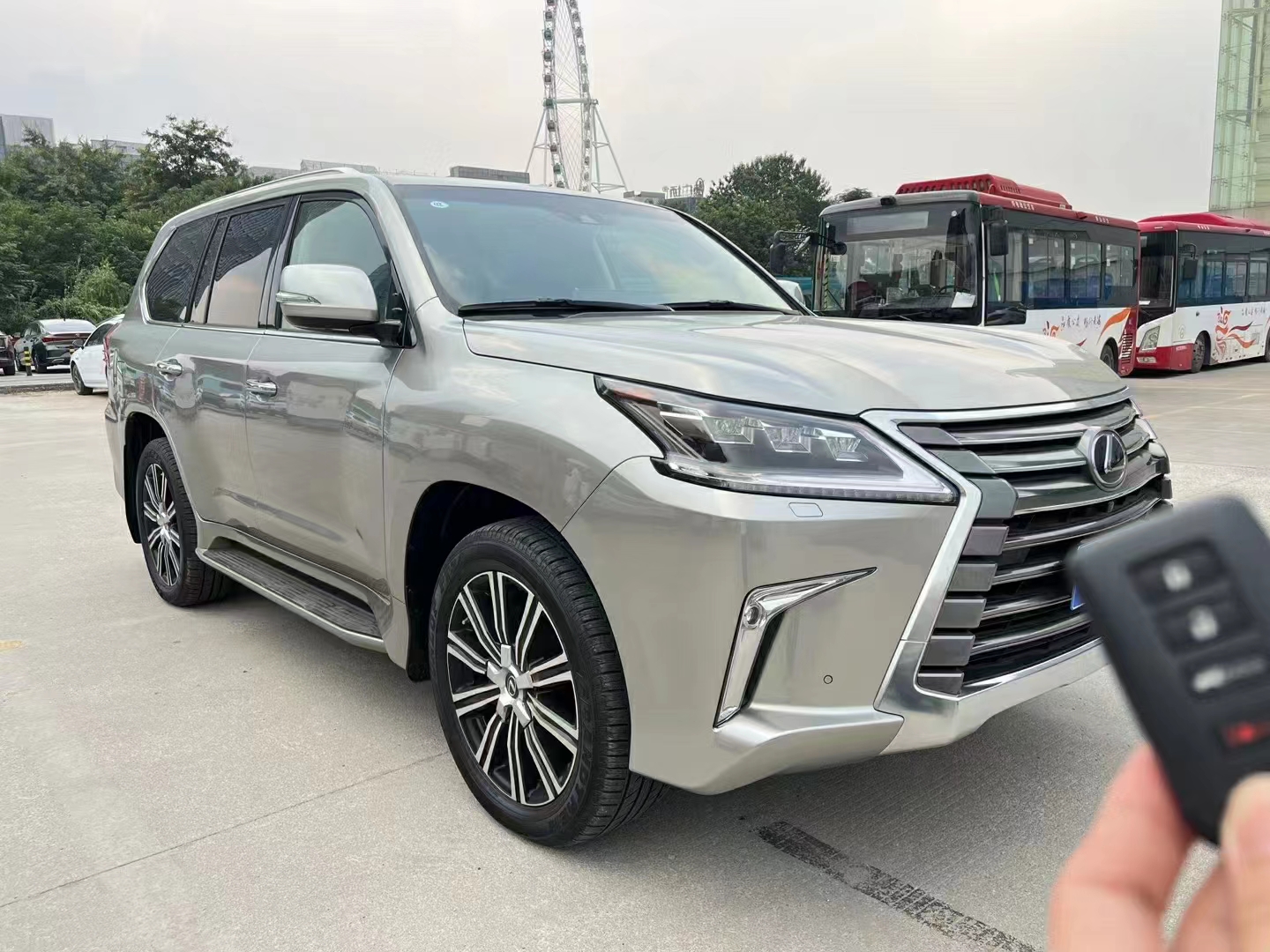 雷克萨斯LX 2019款 570 动感豪华版