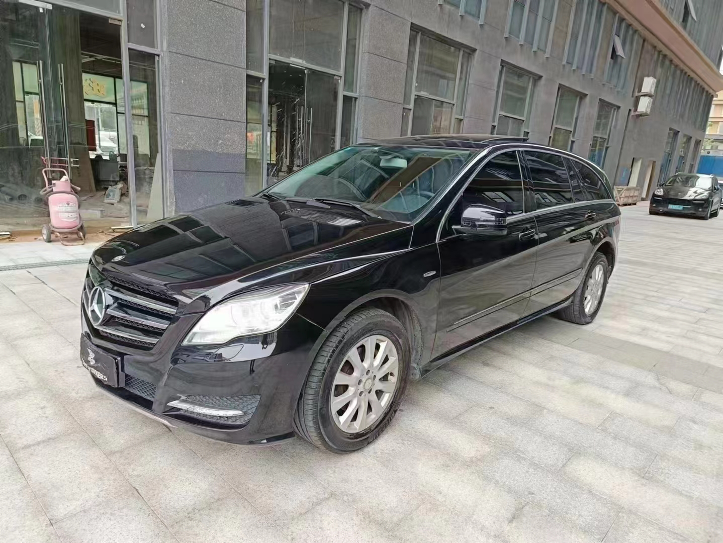 奔驰R级 2017款 R 320 4MATIC 商务型臻藏版-一手抵押车买卖