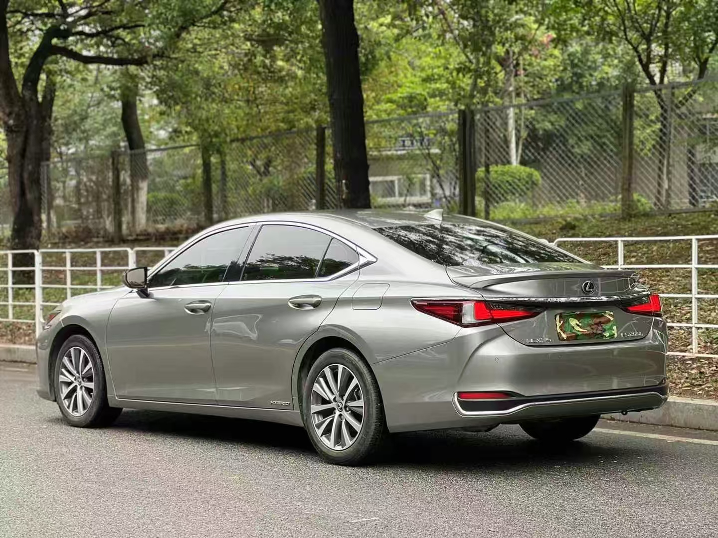 雷克萨斯ES 2020款 300h 卓越版