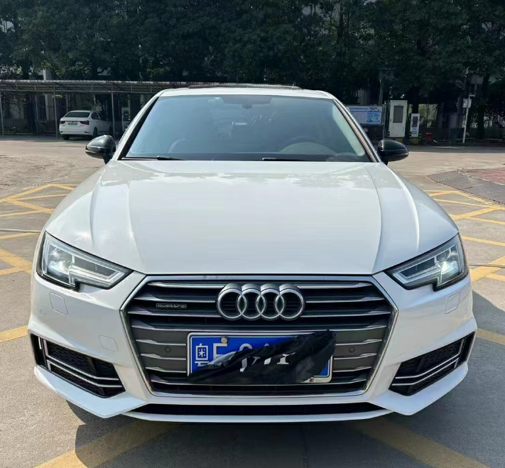 奥迪A4L 2018款 30周年年型 45 TFSI quattro 个性运动版