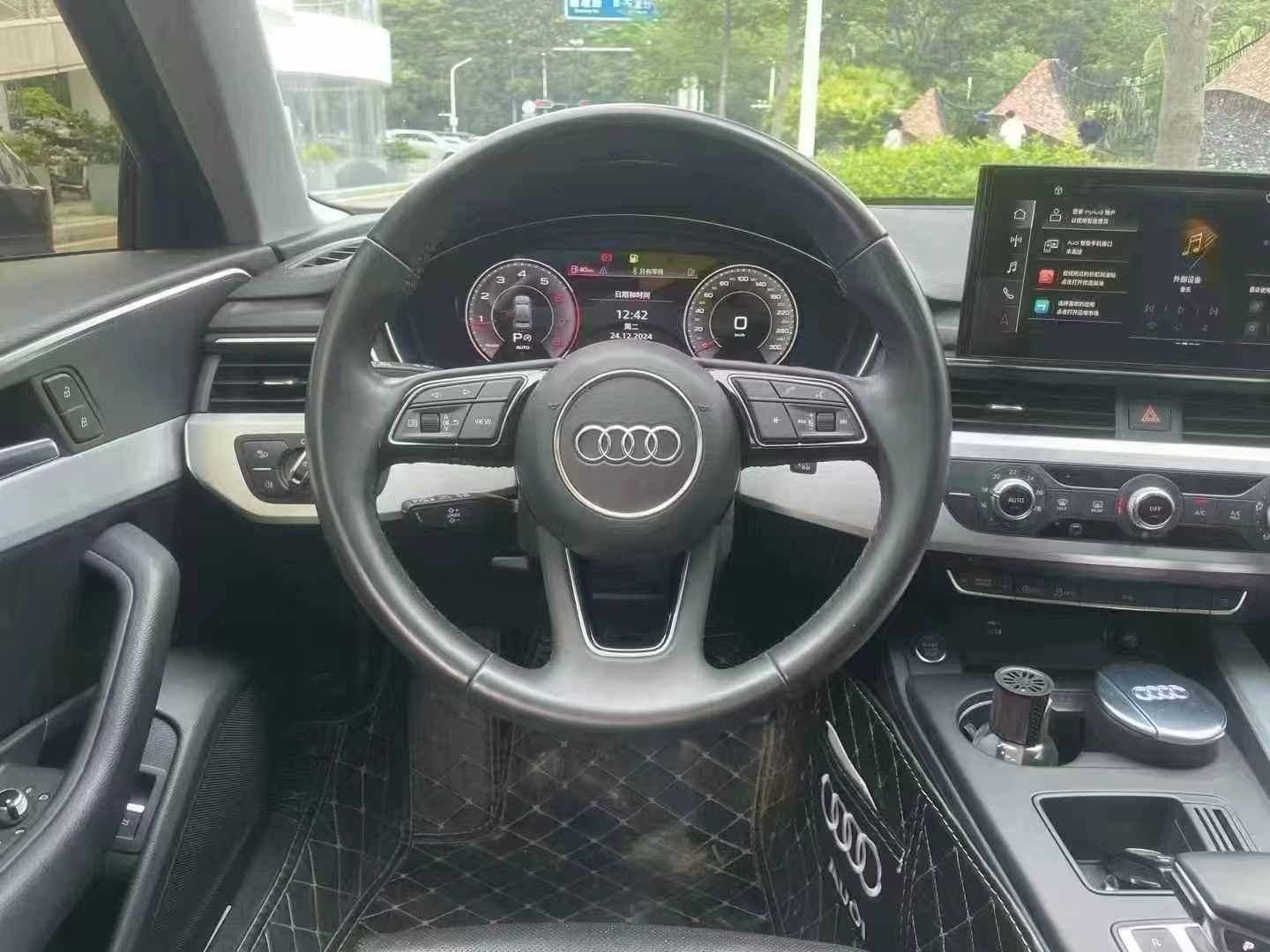 奥迪A4L 2022款 40 TFSI 时尚动感型