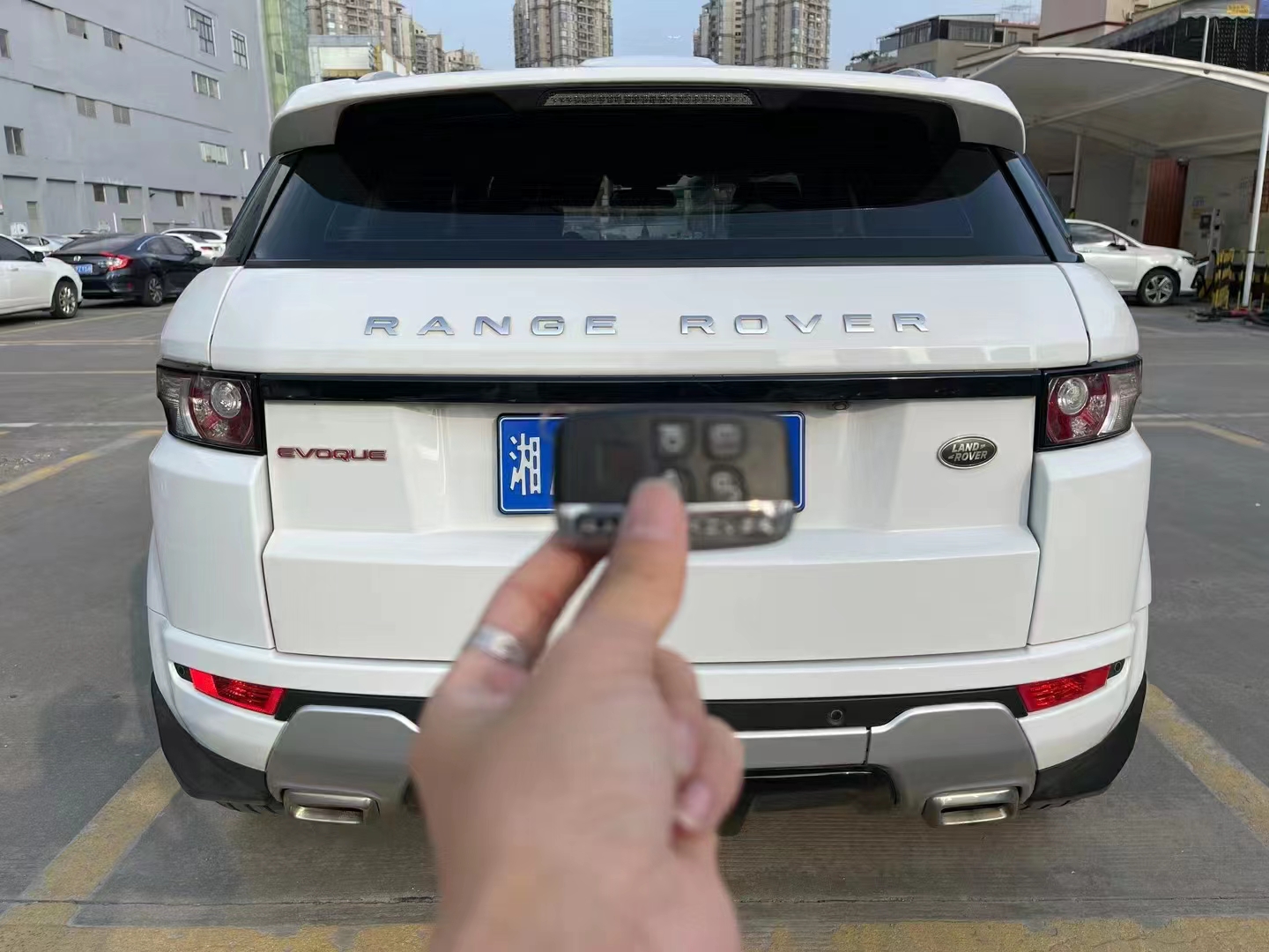 揽胜极光(进口) 2014款 2.0T 5门耀动版