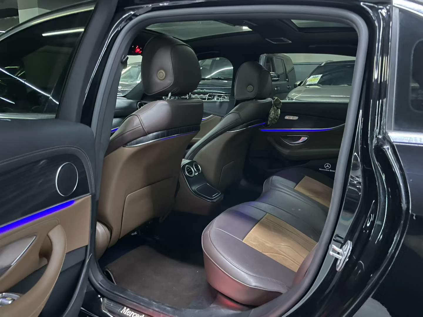 奔驰E级 2021款 E 260 L