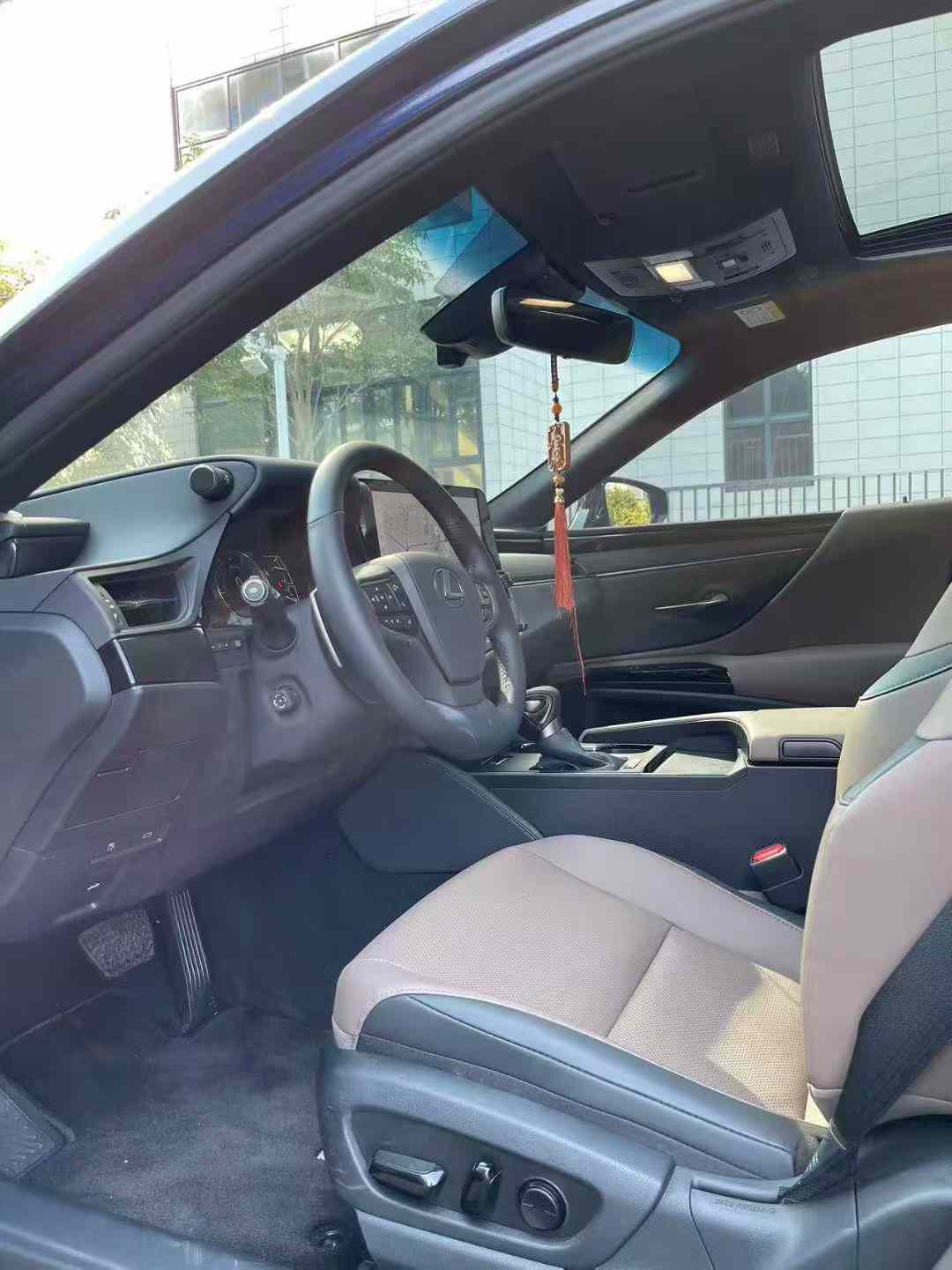 雷克萨斯ES 2022款 200 卓越版