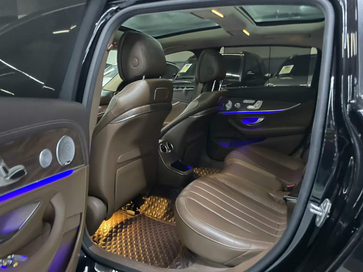 奔驰E级 2021款 E 300 L 尊贵型