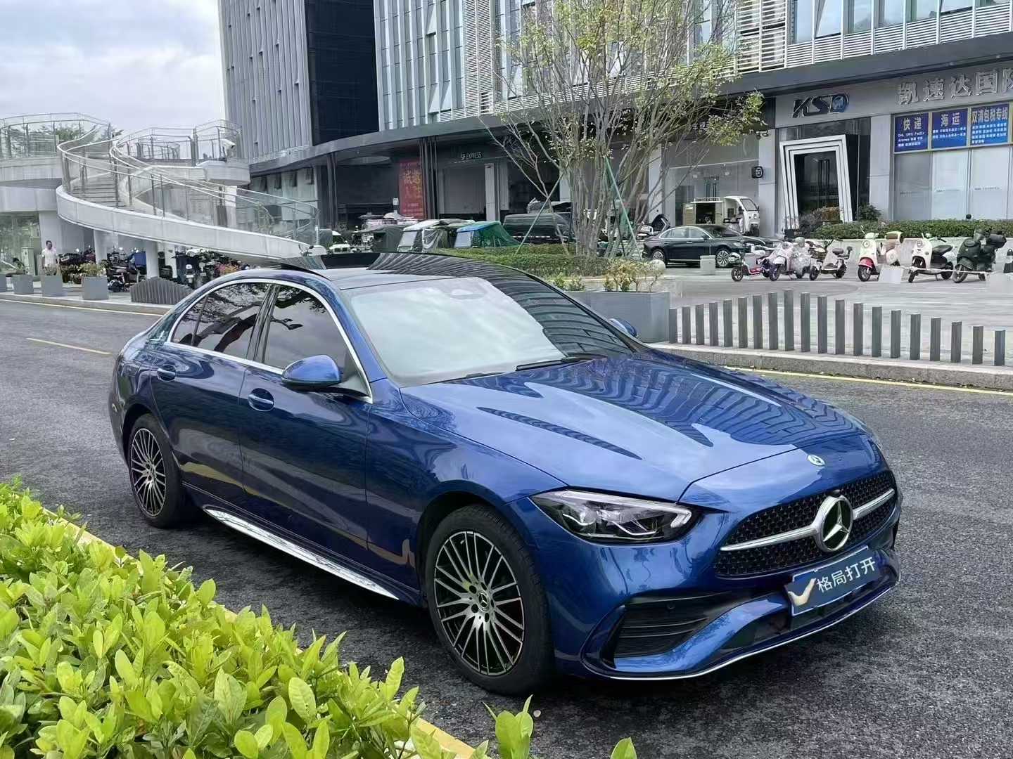 奔驰C级 2023款 C 260 L 运动版