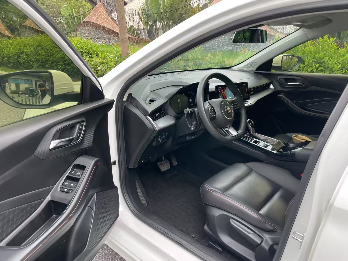 名爵5 2021款 改款 180DVVT CVT青春豪华版