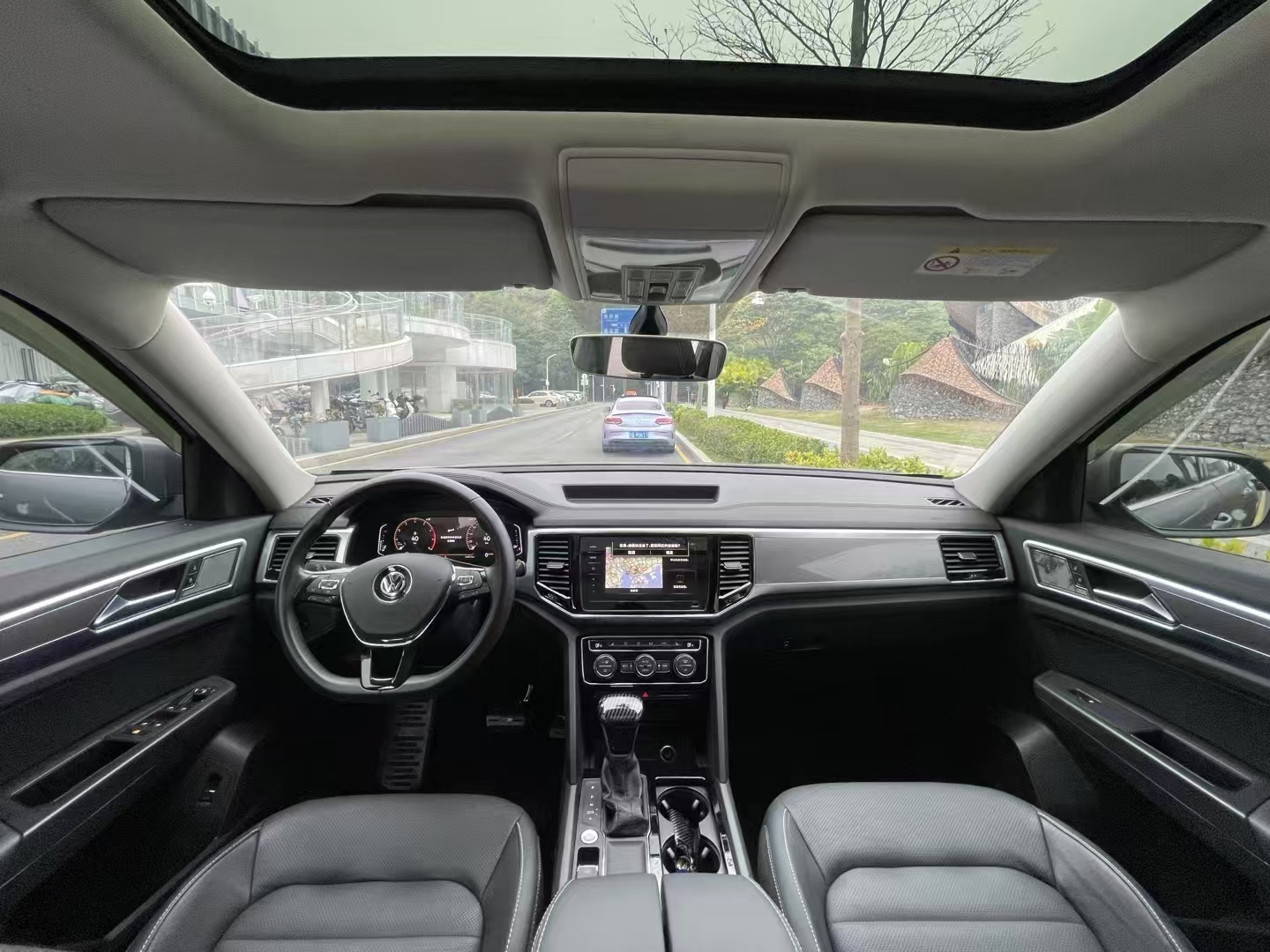 途昂 2021款 330TSI 两驱尊崇豪华版