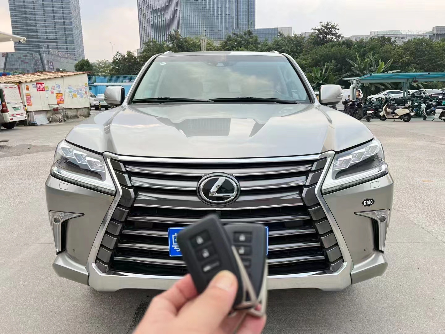 雷克萨斯LX 2019款 570 动感豪华版