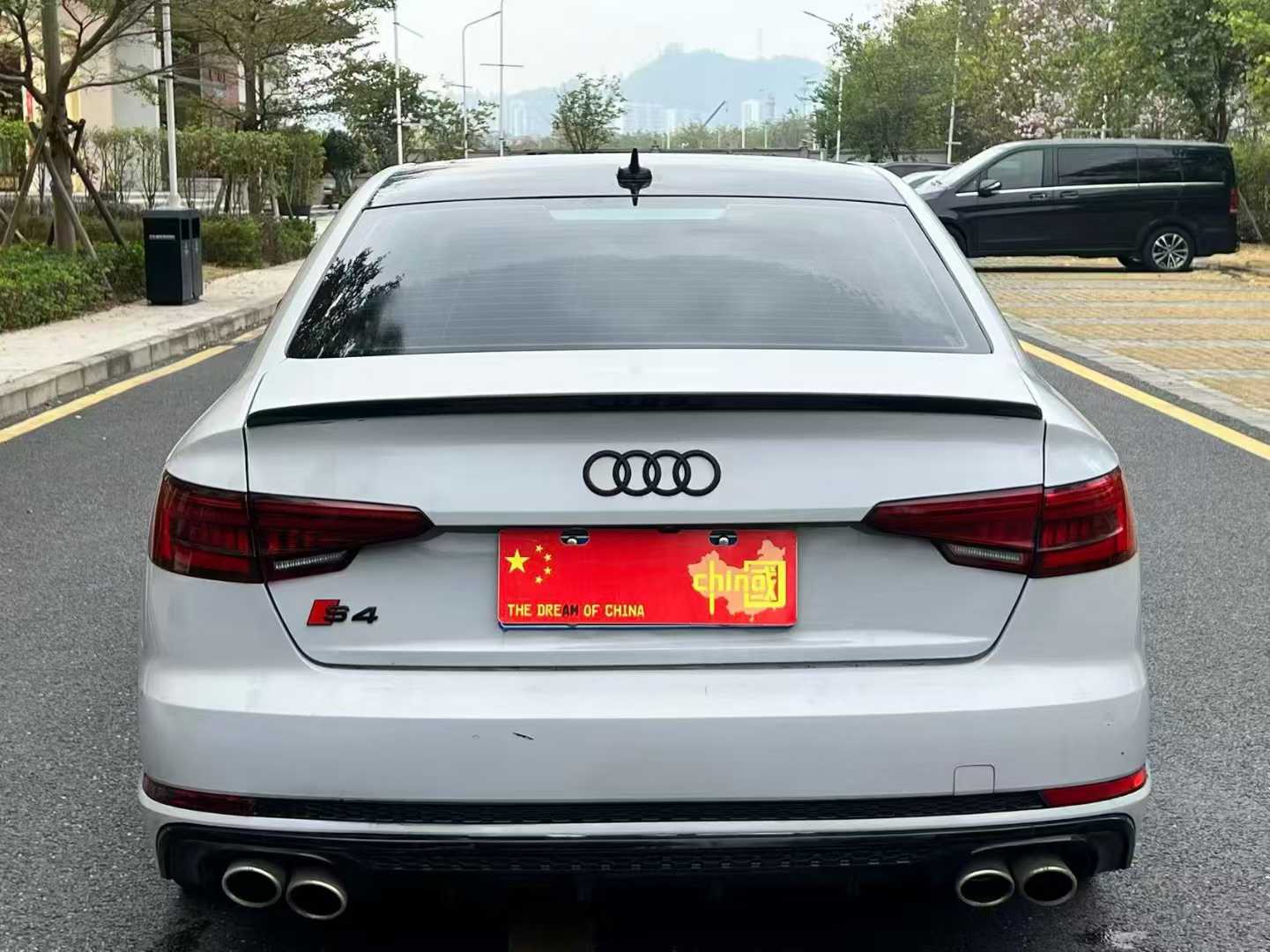 奥迪A4L 2018款 30周年年型 40 TFSI 时尚型