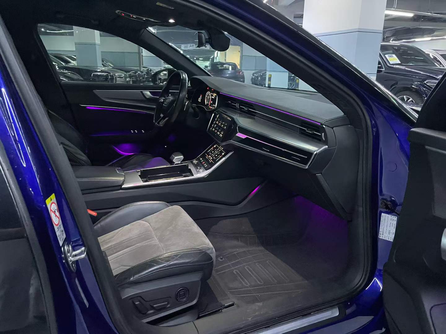 奥迪A6L 2019款 45 TFSI 臻选动感型