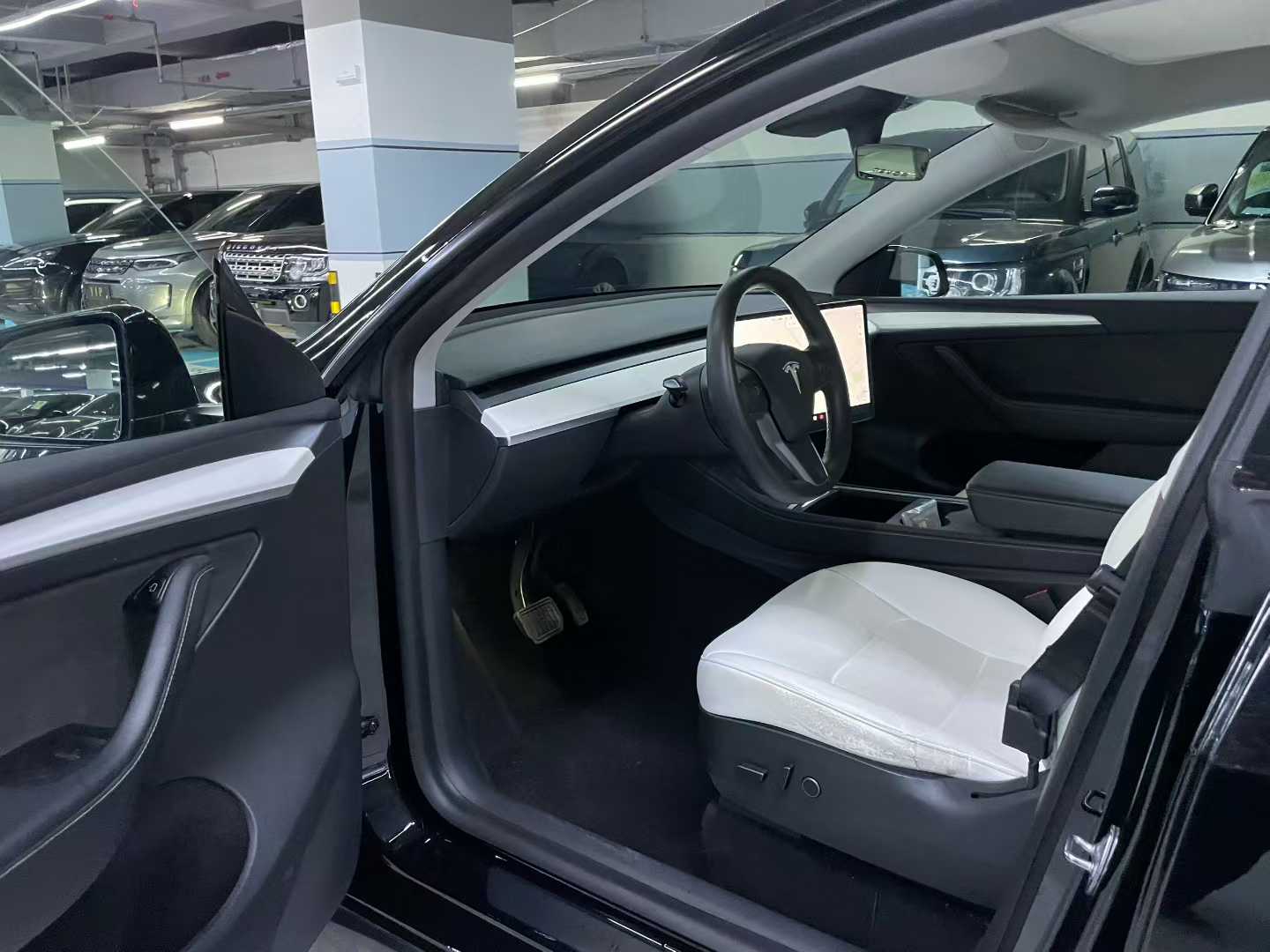 Model Y 2021款 标准续航后驱版