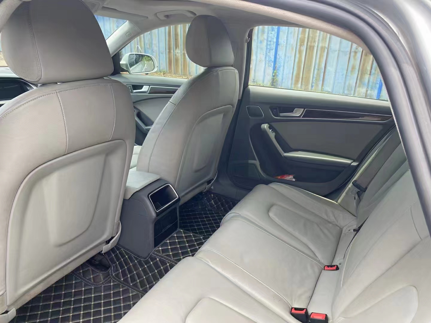 奥迪A4L 2013款 35 TFSI 自动标准型-抵押车买卖信息网-汇典抵押车平台