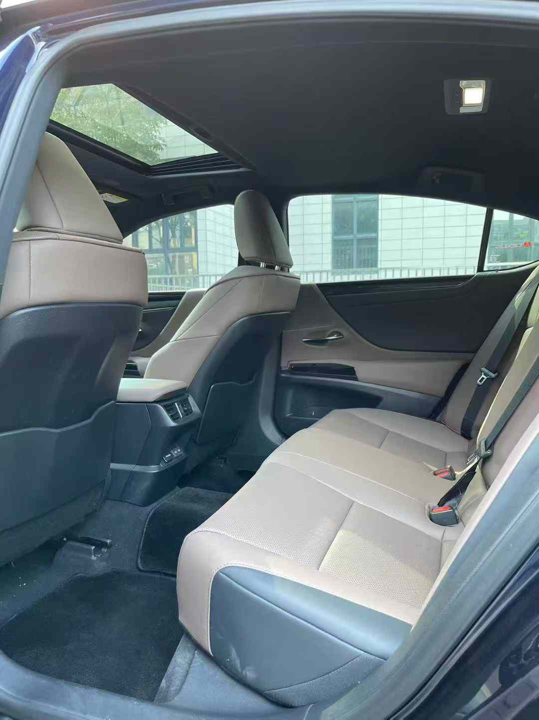 雷克萨斯ES 2022款 200 卓越版