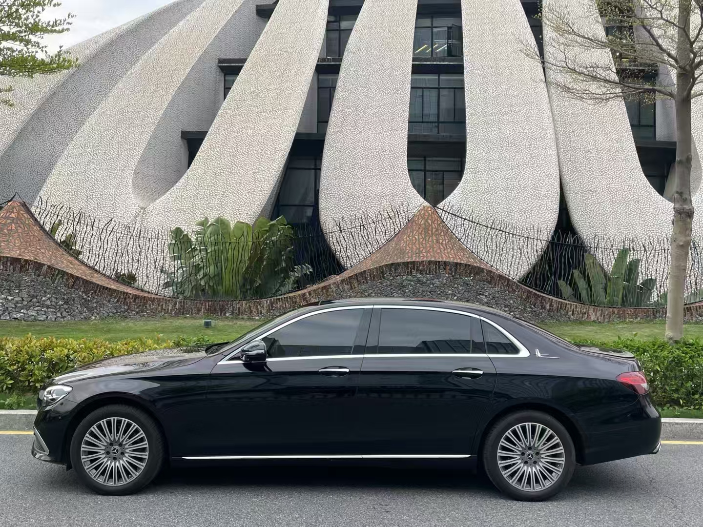 奔驰E级 2022款 改款二 E 300 L 时尚型
