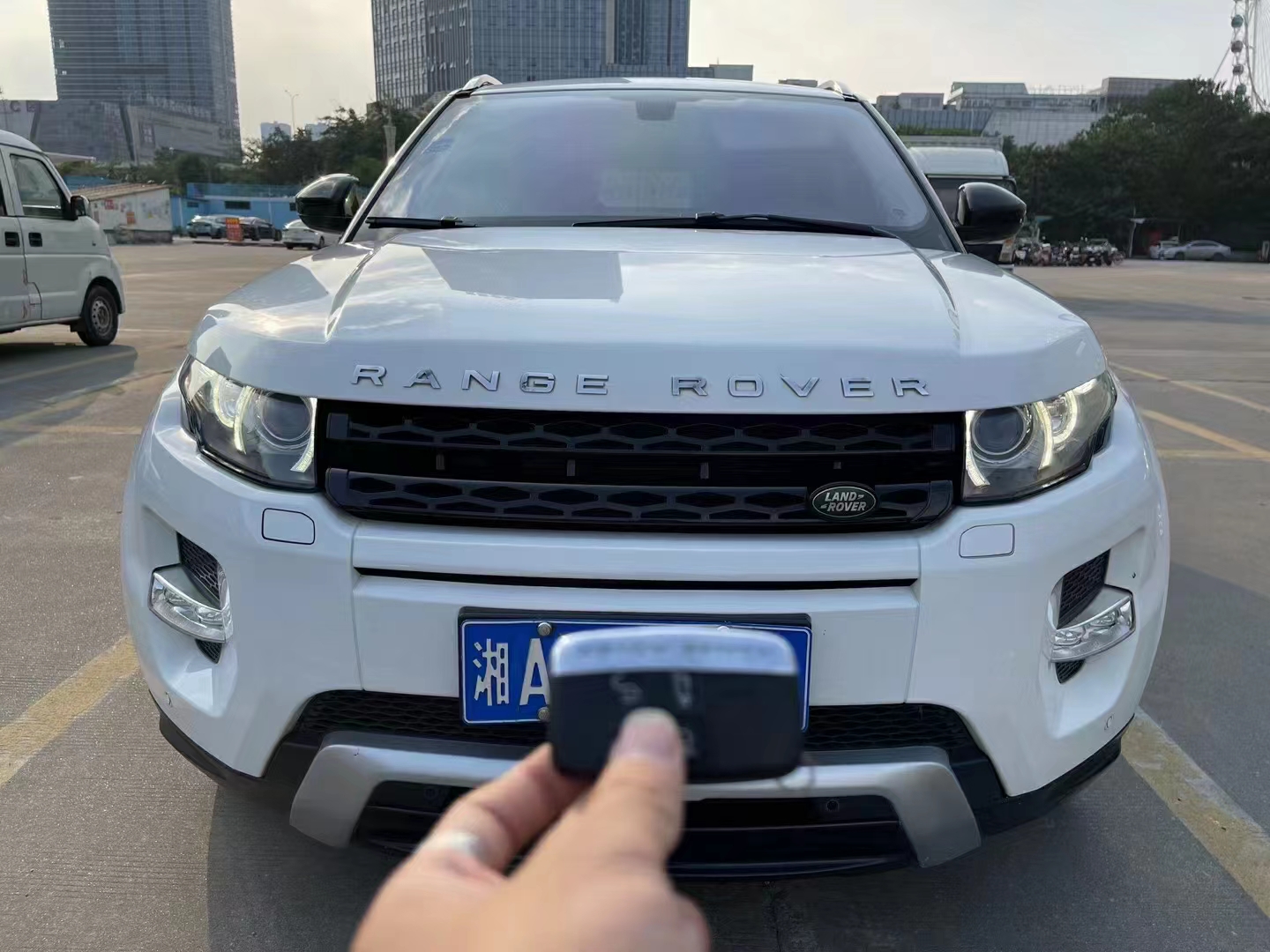揽胜极光(进口) 2014款 2.0T 5门耀动版