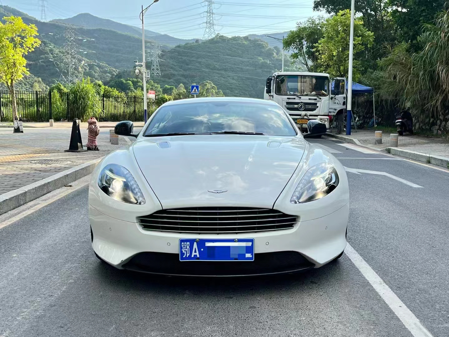 阿斯顿·马丁DB9 2014款 6.0L Carbon Black Coupe