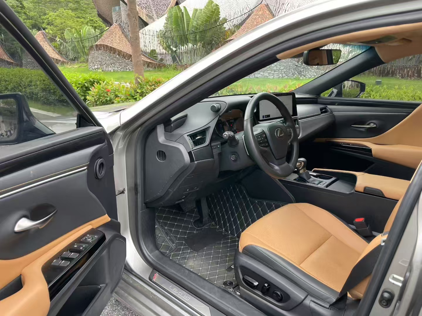 雷克萨斯ES 2022款 300h 卓越版