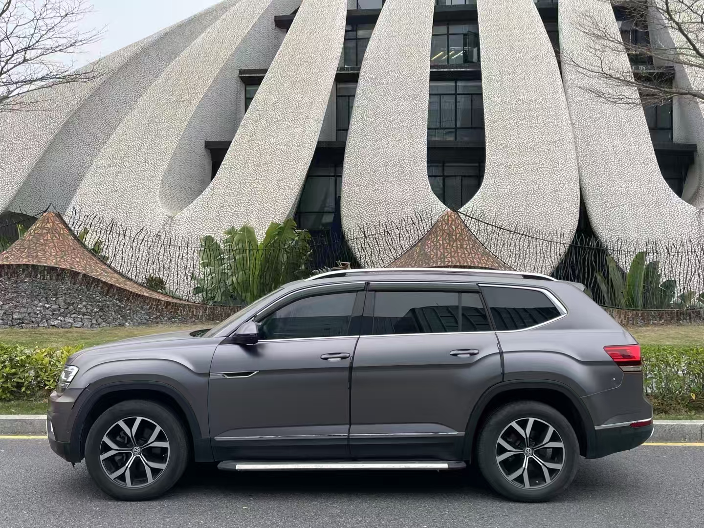 途昂 2021款 330TSI 两驱尊崇豪华版