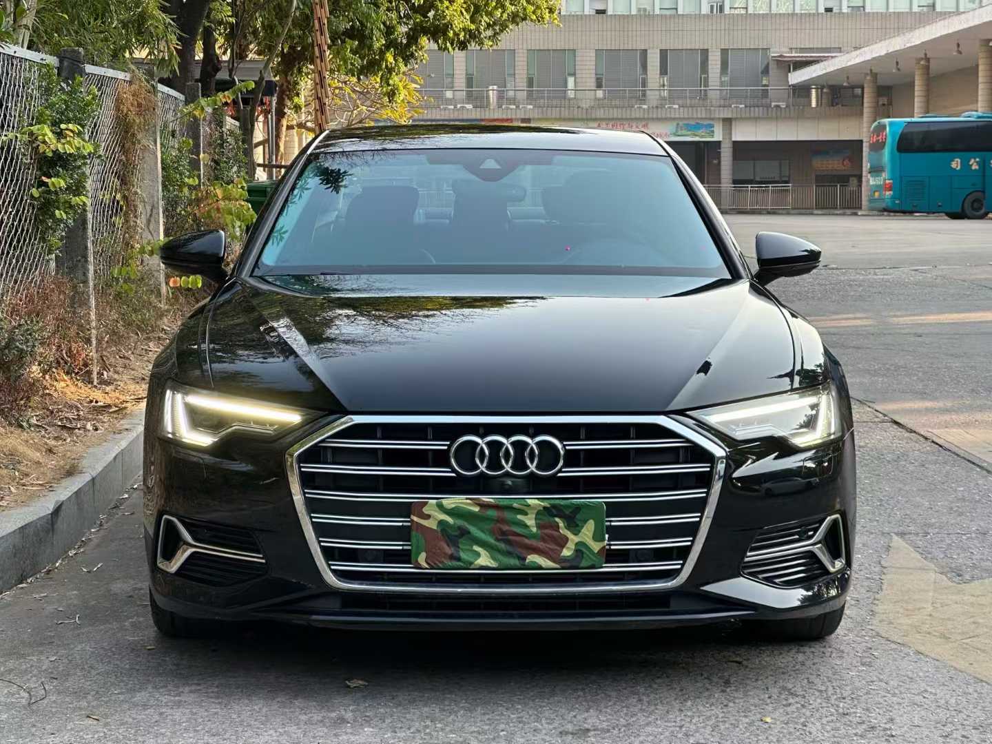 奥迪A6L 2023款 改款 45 TFSI quattro 臻选致雅型