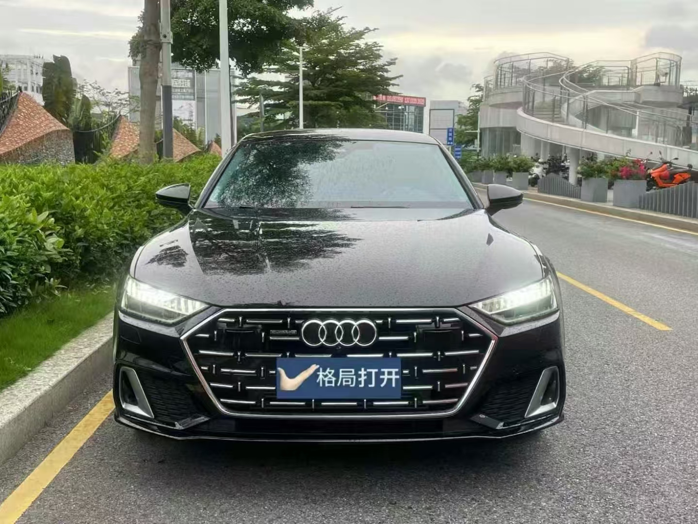 奥迪A7L 2022款 55 TFSI quattro S-line 志远型流晶套装