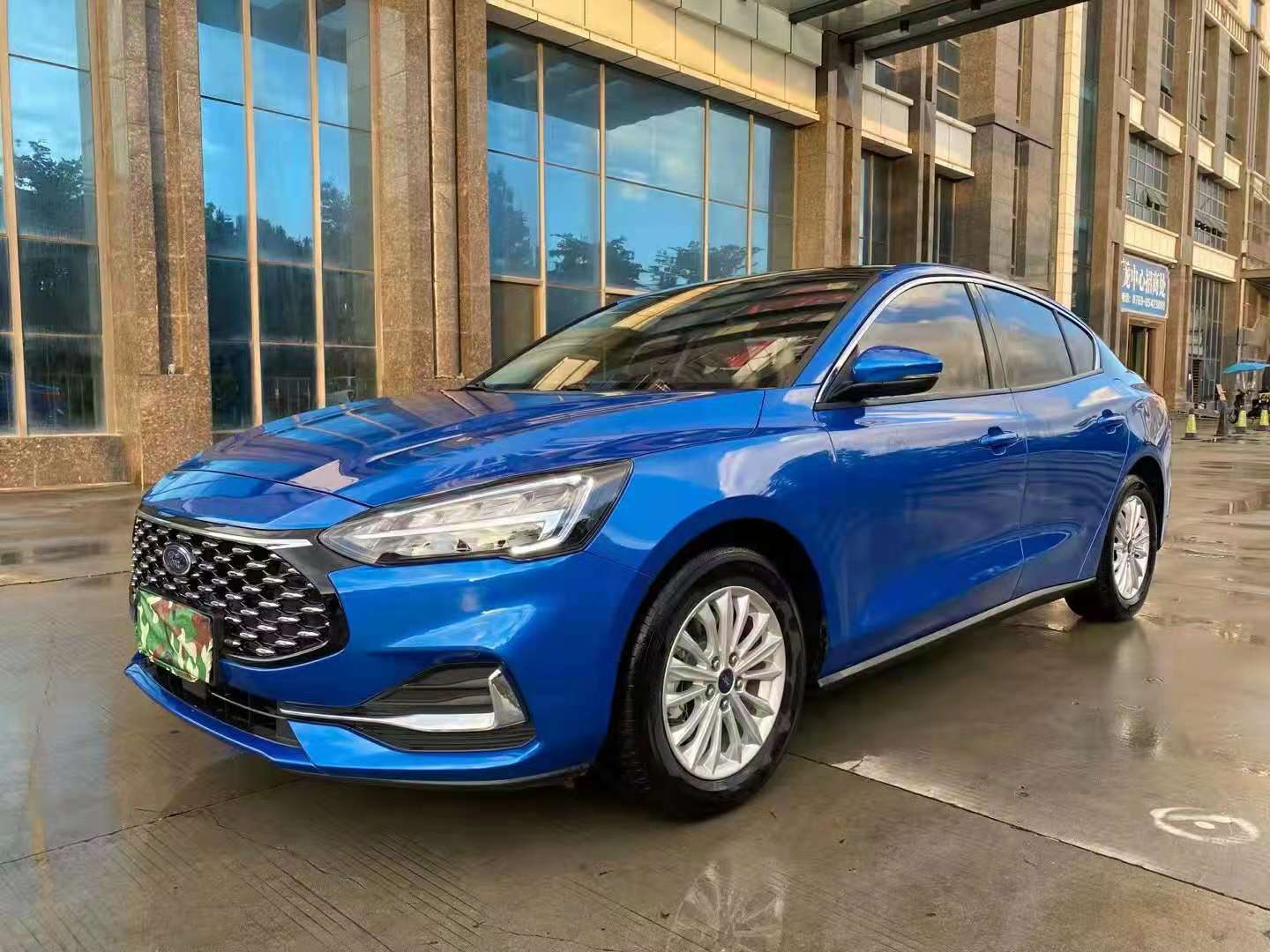 福克斯 2021款 三厢 ecoboost 180 自动锋潮型