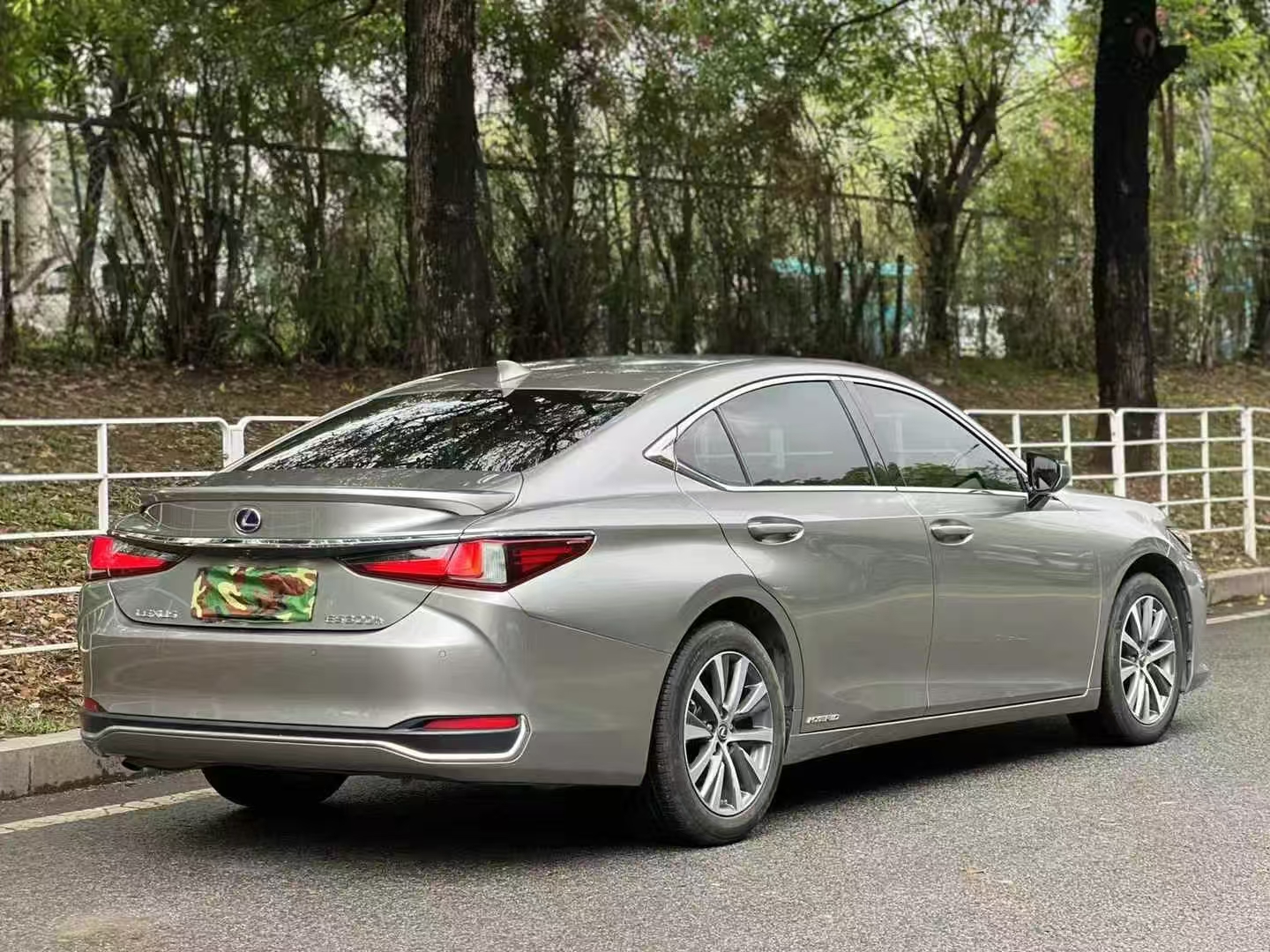 雷克萨斯ES 2020款 300h 卓越版