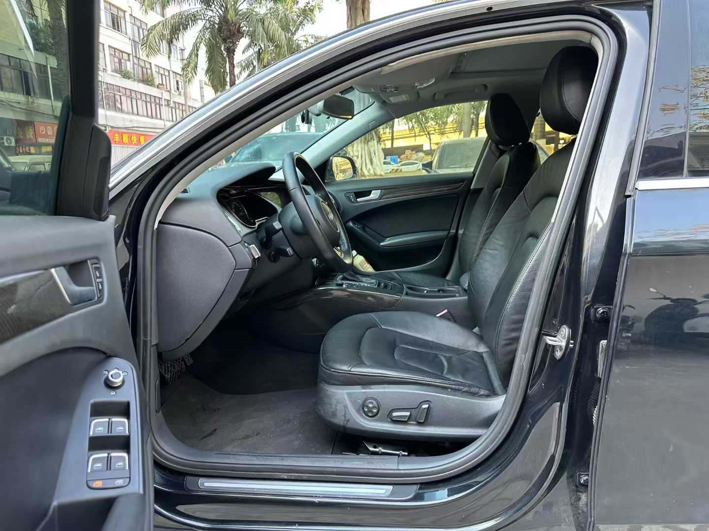 奥迪A4L 2016款 35 TFSI 自动标准型