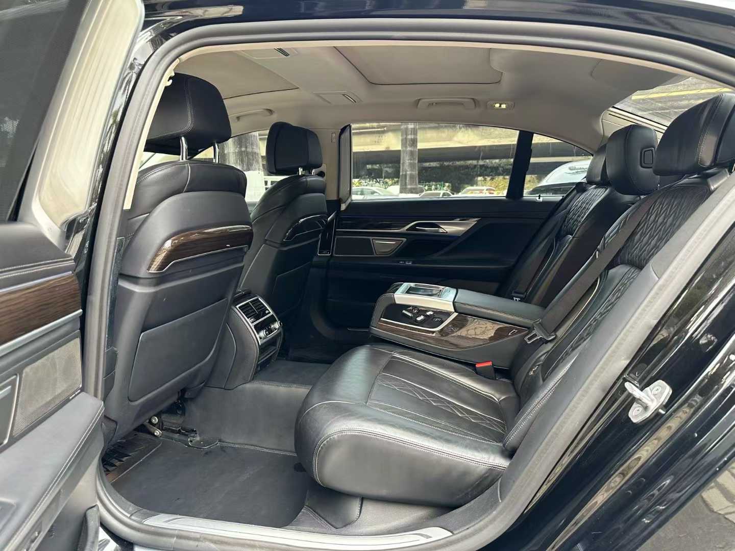 宝马7系 2019款 改款 730Li 豪华套装