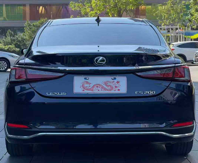 雷克萨斯ES 2022款 200 卓越版