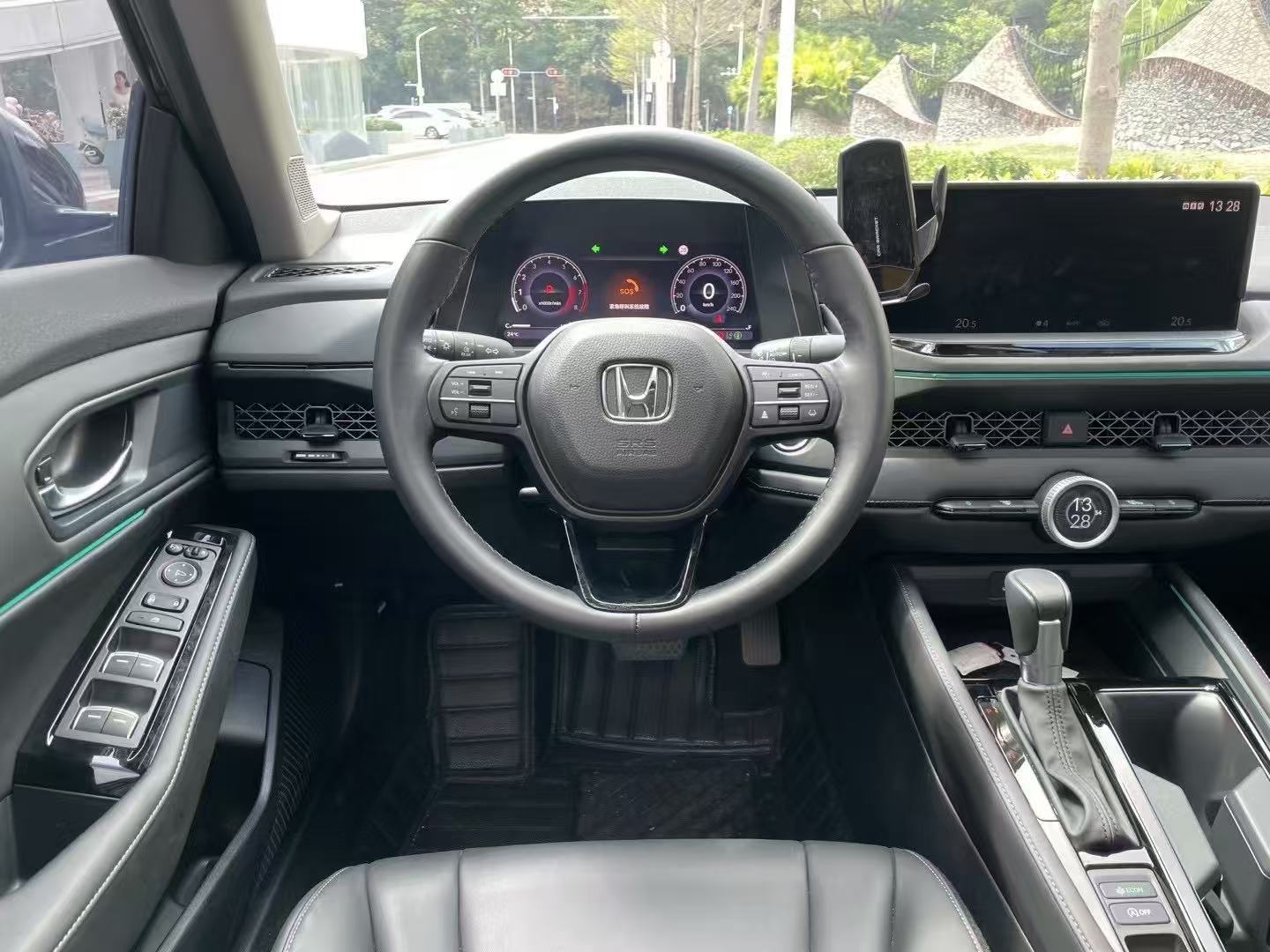 雅阁 2023款 260TURBO 中配版